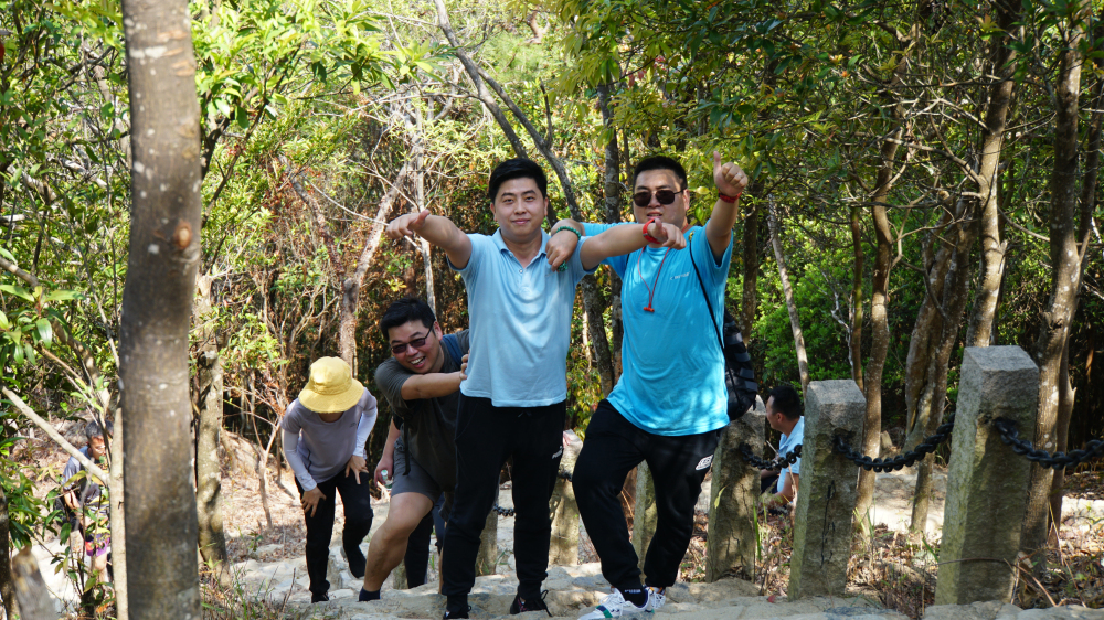 CARKU Qiniang Mountain Group Building Tour and Staff Birthday Party was successfully held