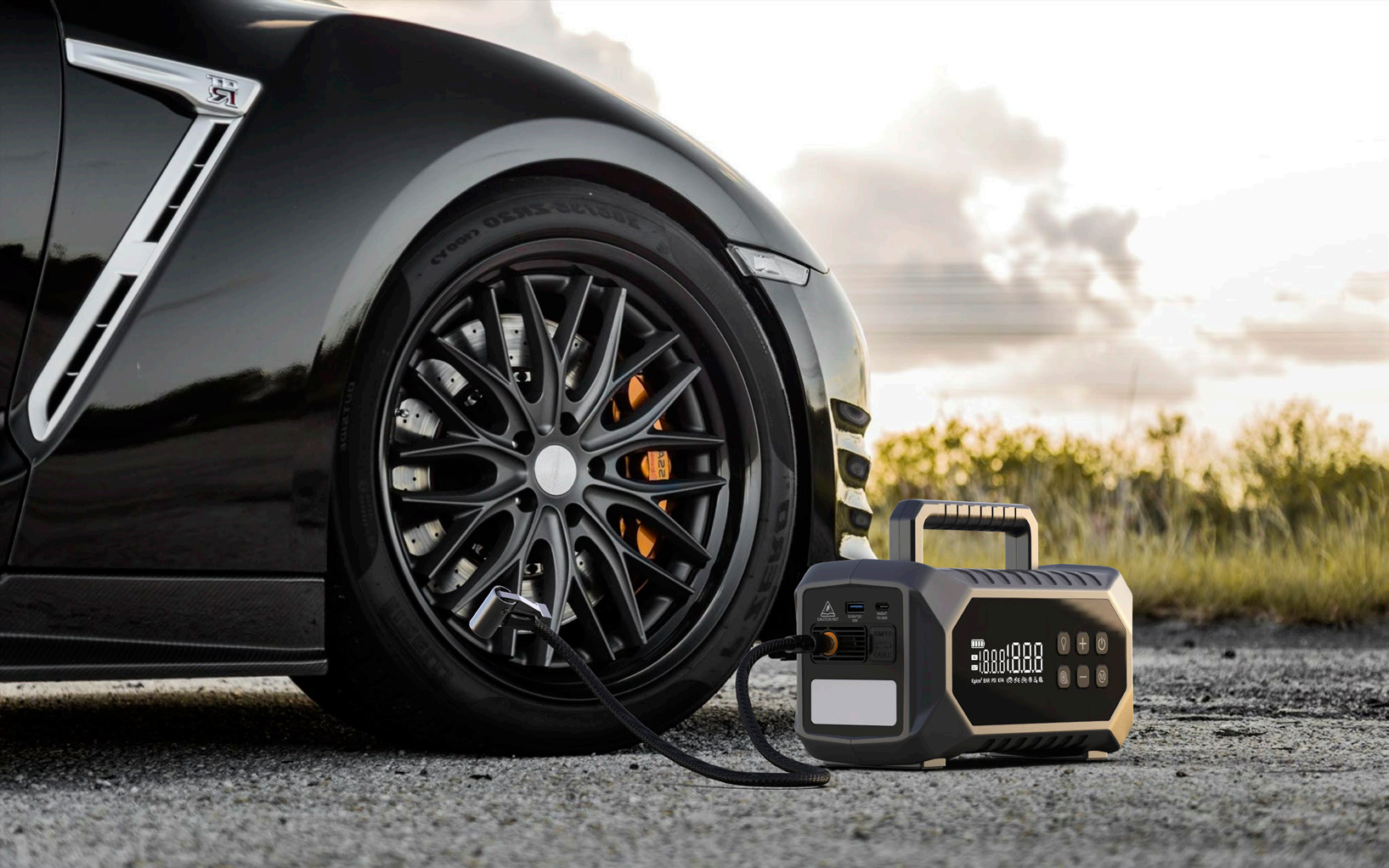 The advantages of Car jump starter JS558